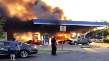 Lamborghini gets barbecued at St. Louis gas station
